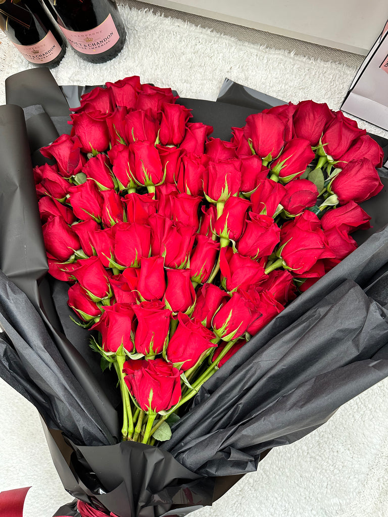 Ramo de Rosas naturales frescas en forma Corazon - Floristeria Lujo de Caja  de Rosas Madrid