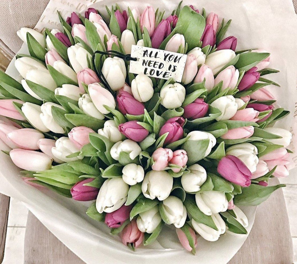 Comprar tulipanes en floristería de lujo Madrid | The Prestige Roses -  Floristeria Lujo de Caja de Rosas Madrid