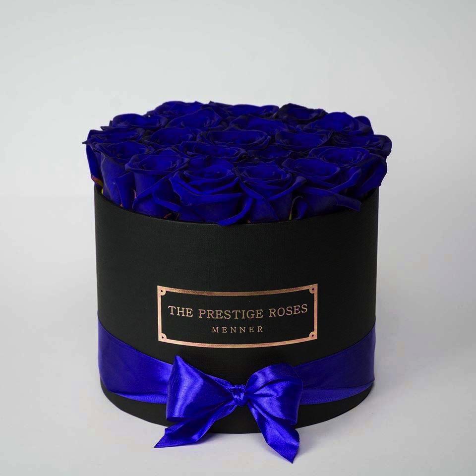 Comprar Rosas Azules en Floristeria Lujo Madrid - Floristeria Lujo de Caja de  Rosas Madrid