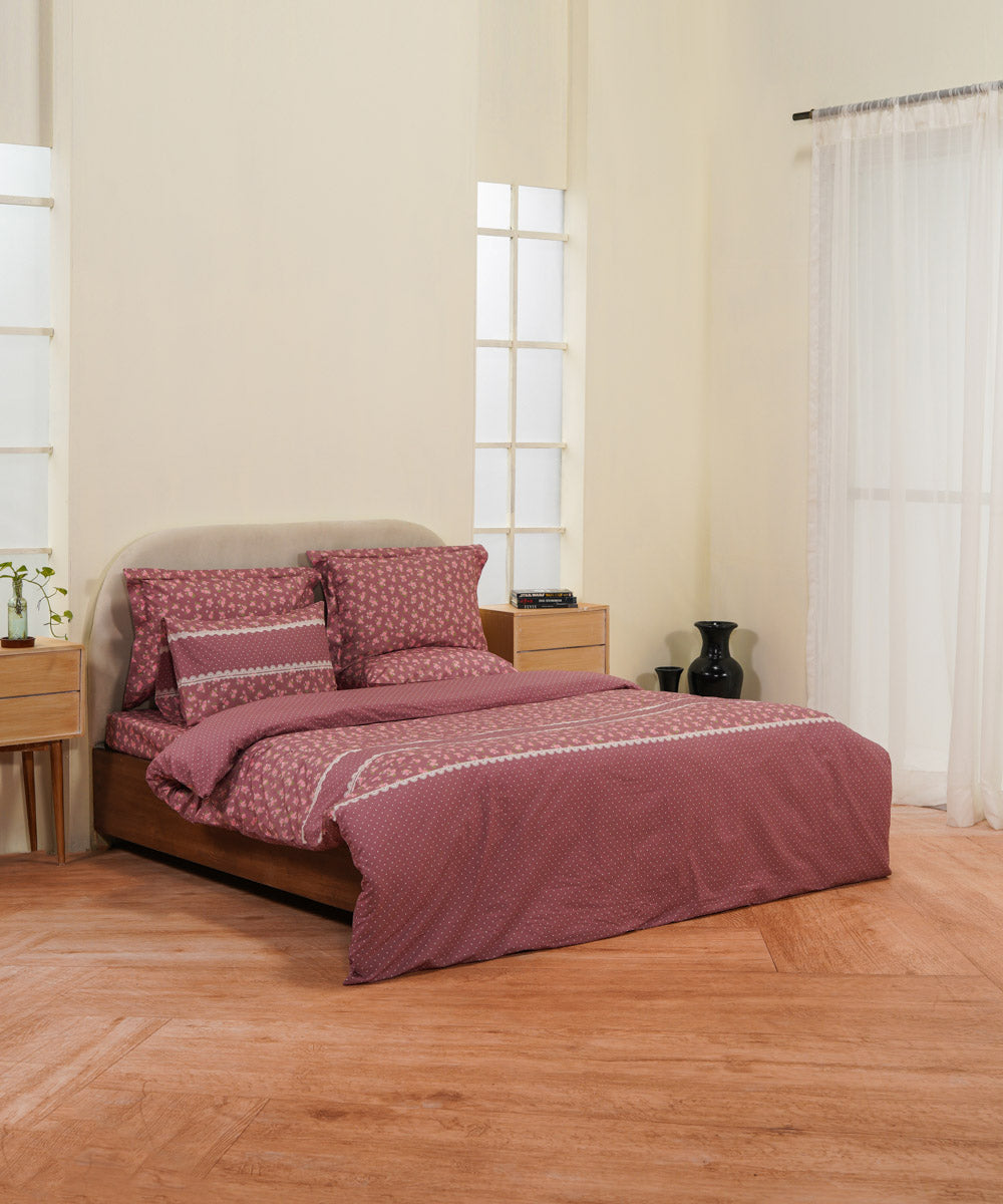 Pink rose-themed bed linen set