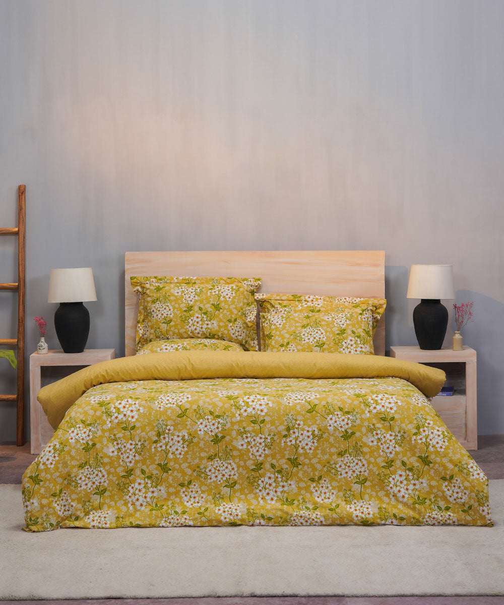 Yellow floral bed linen set