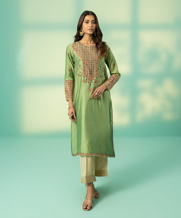 Modern Ladies Kurti Design To Give You A Cool Summer Look