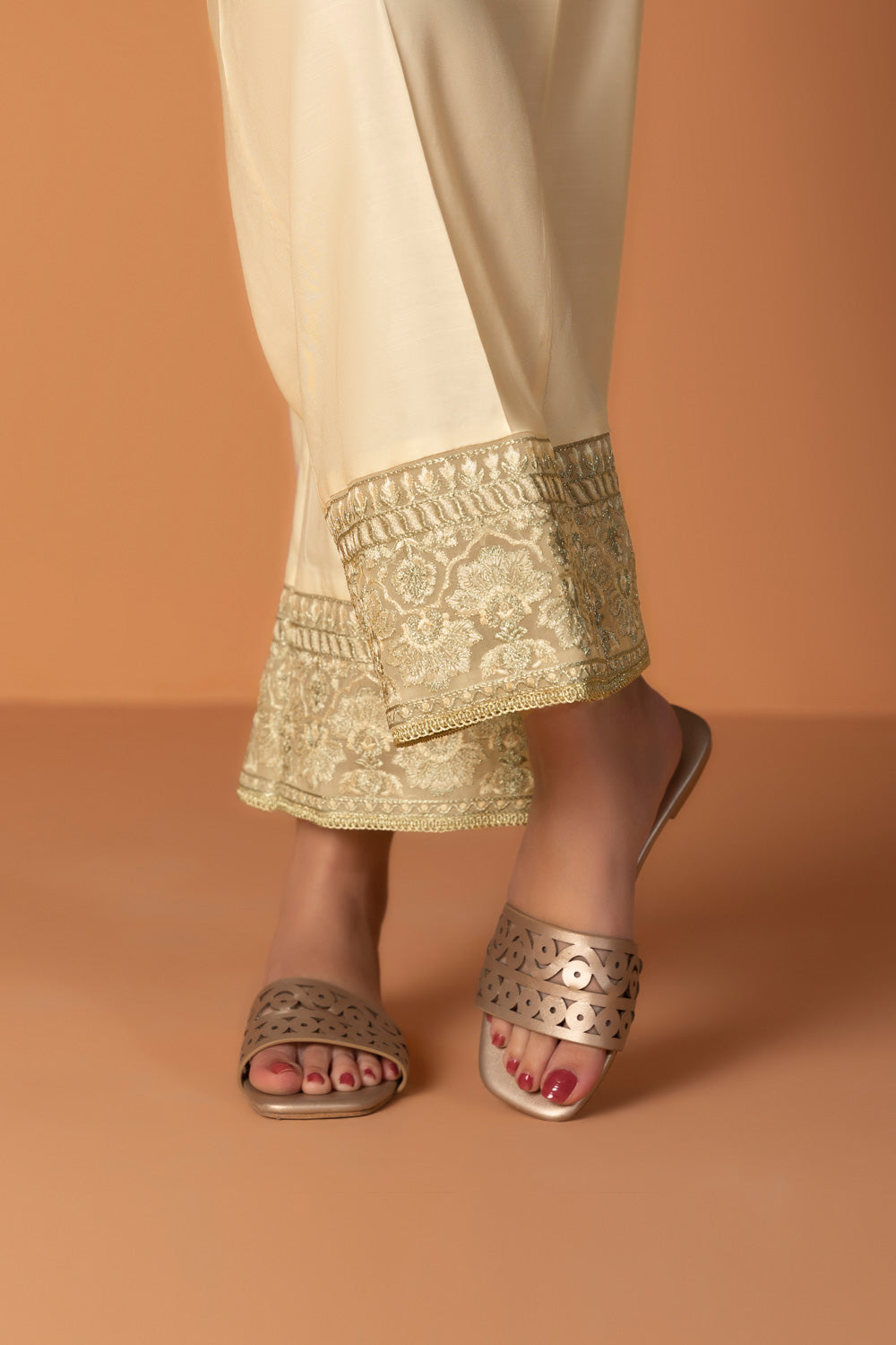 Jamawar Trouser Designs 2021 | Trouser design | Jamawar cigarette pants |  Golden jamawar trouser - YouTube