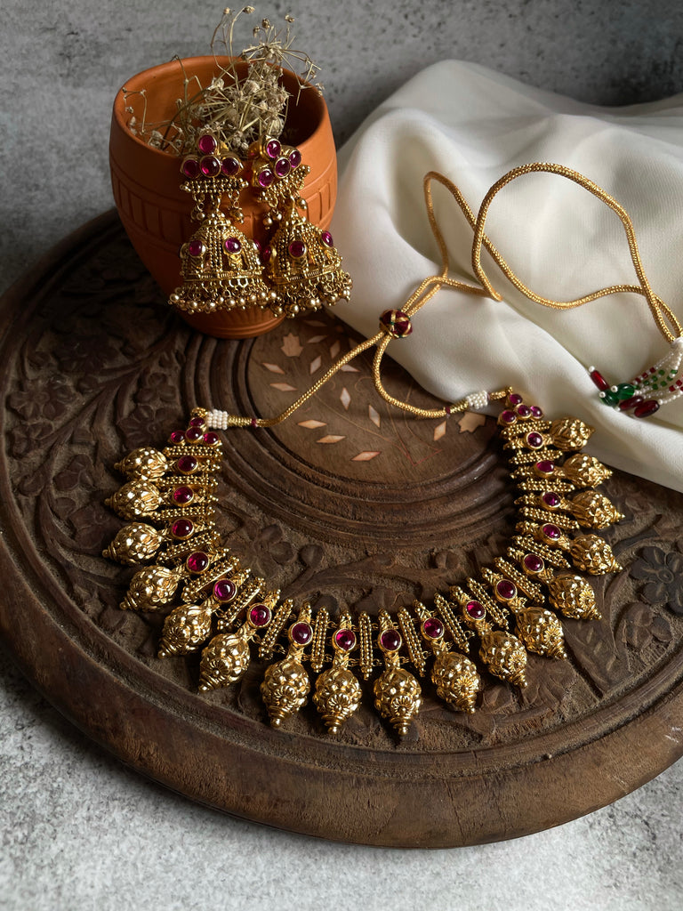 simple antique jewellery necklace