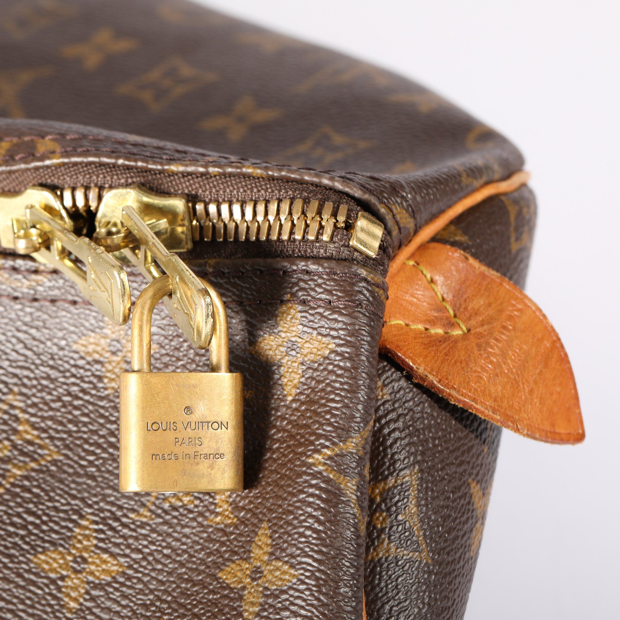 Heritage Vintage Louis Vuitton Classic Monogram Looping MM