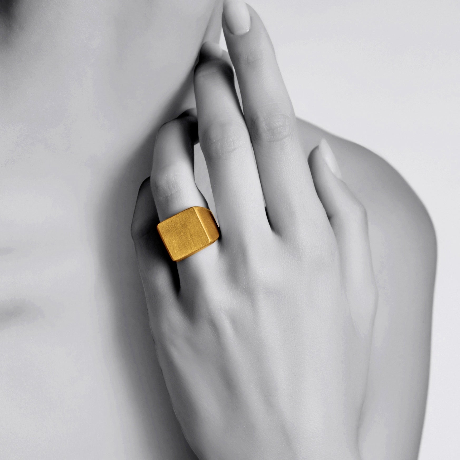 14k Signet Ring, Size: 5, 14 kt Yellow Gold|Amazon.com
