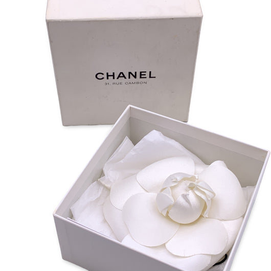 Chanel Vintage White Fabric Flower Camellia Camelia Pin Brooch