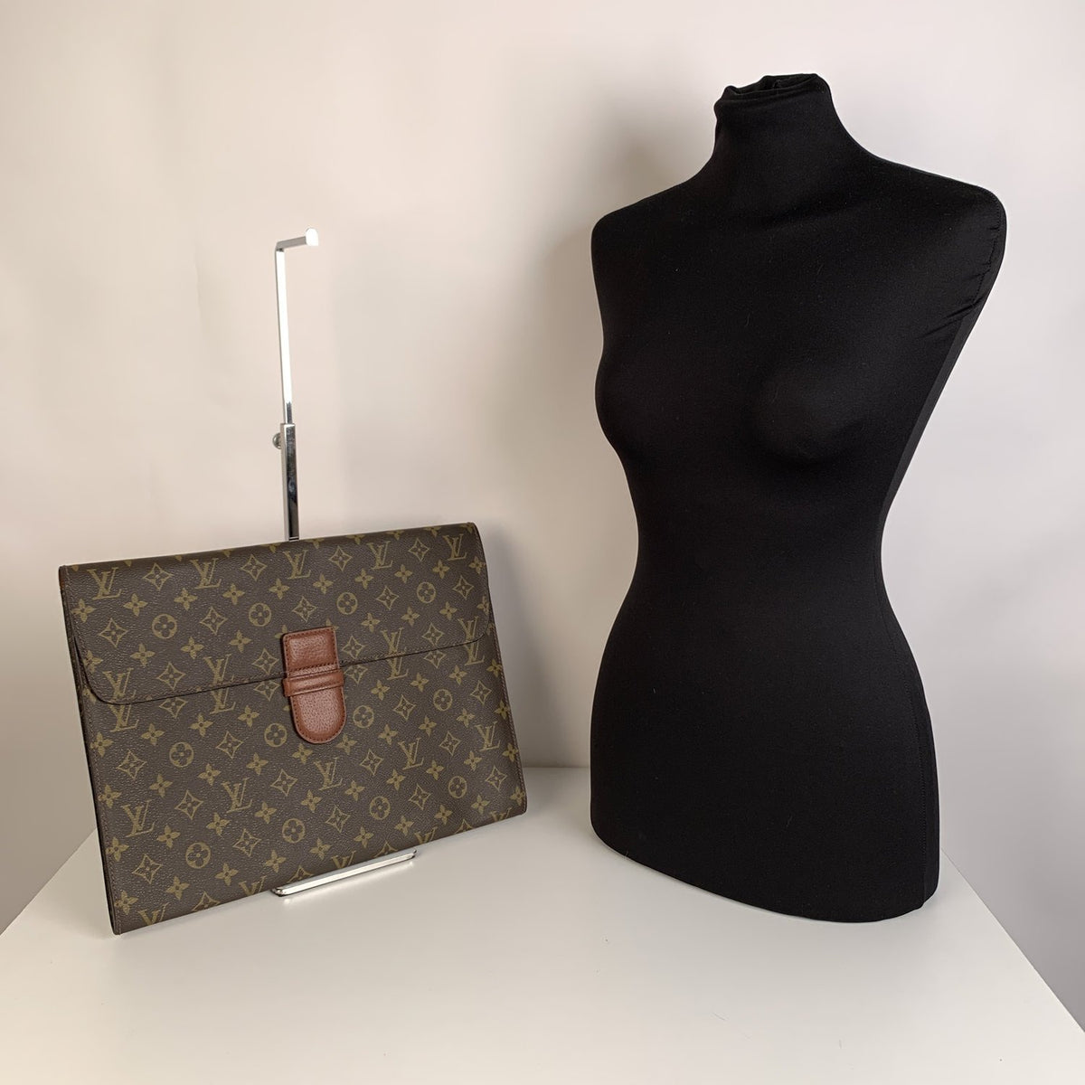 Louis Vuitton Vintage Monogram Portfolio Envelope Clutch Bag – OPHERTY & CIOCCI