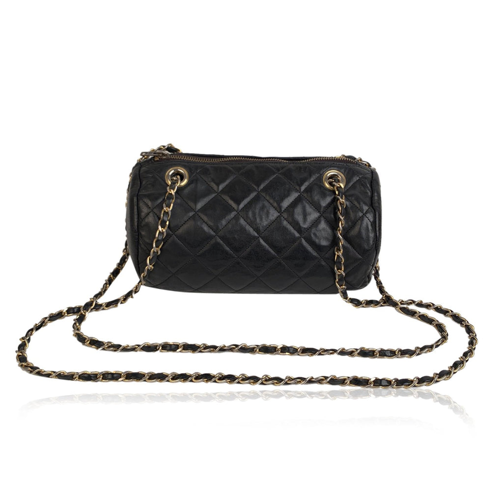 chanel vintage quilted shoulder bag