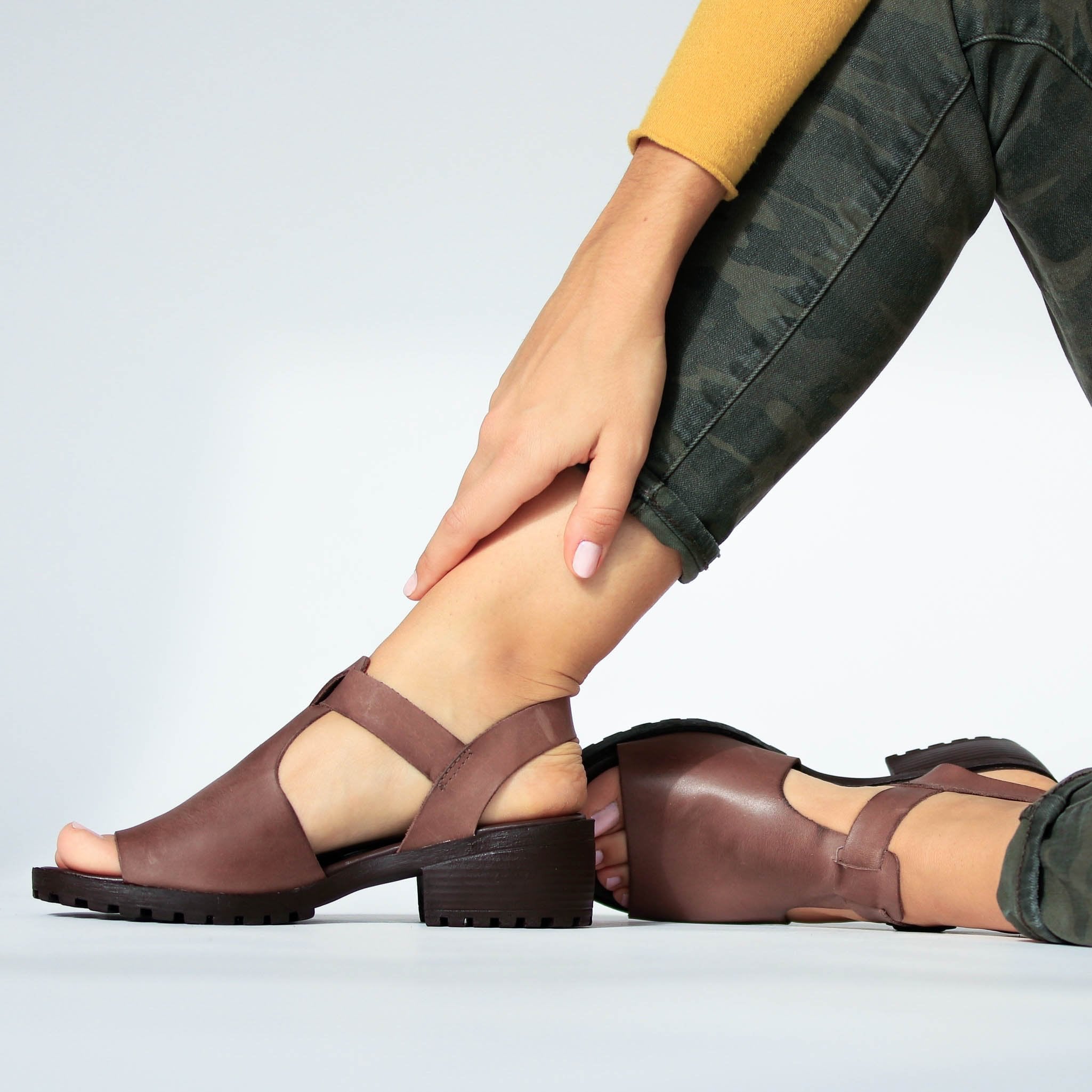 leather footwear for women