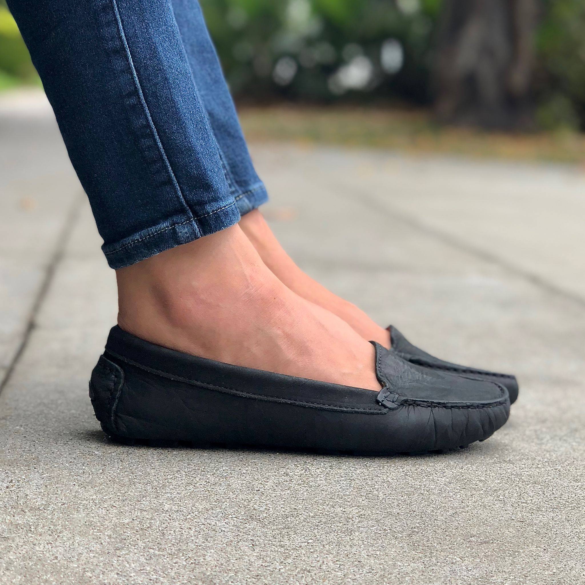 womens black moccasin shoes