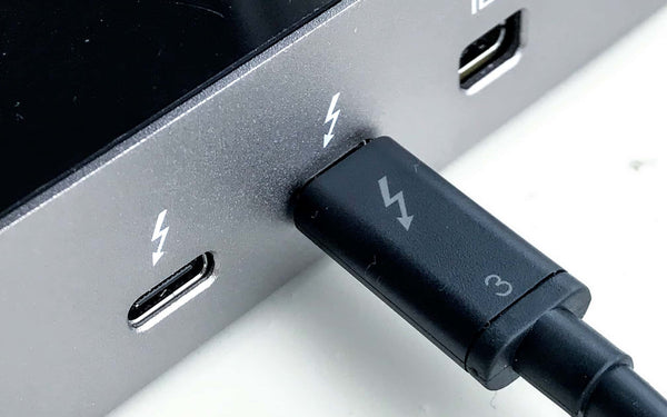 Thunderbolt 3 cable using the USB-C connector to connect to devices. Suitable for video and audio signal transmission due to its high bandwidth.