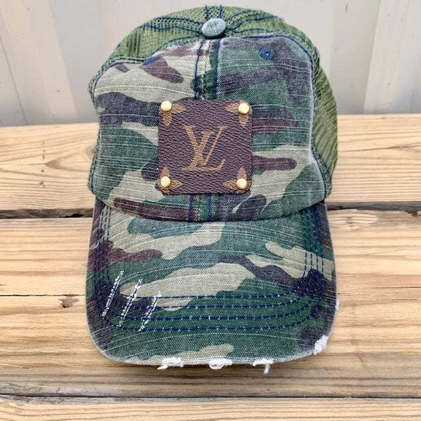 Beanie with LV patch and antique hardware in grey – Patches Of