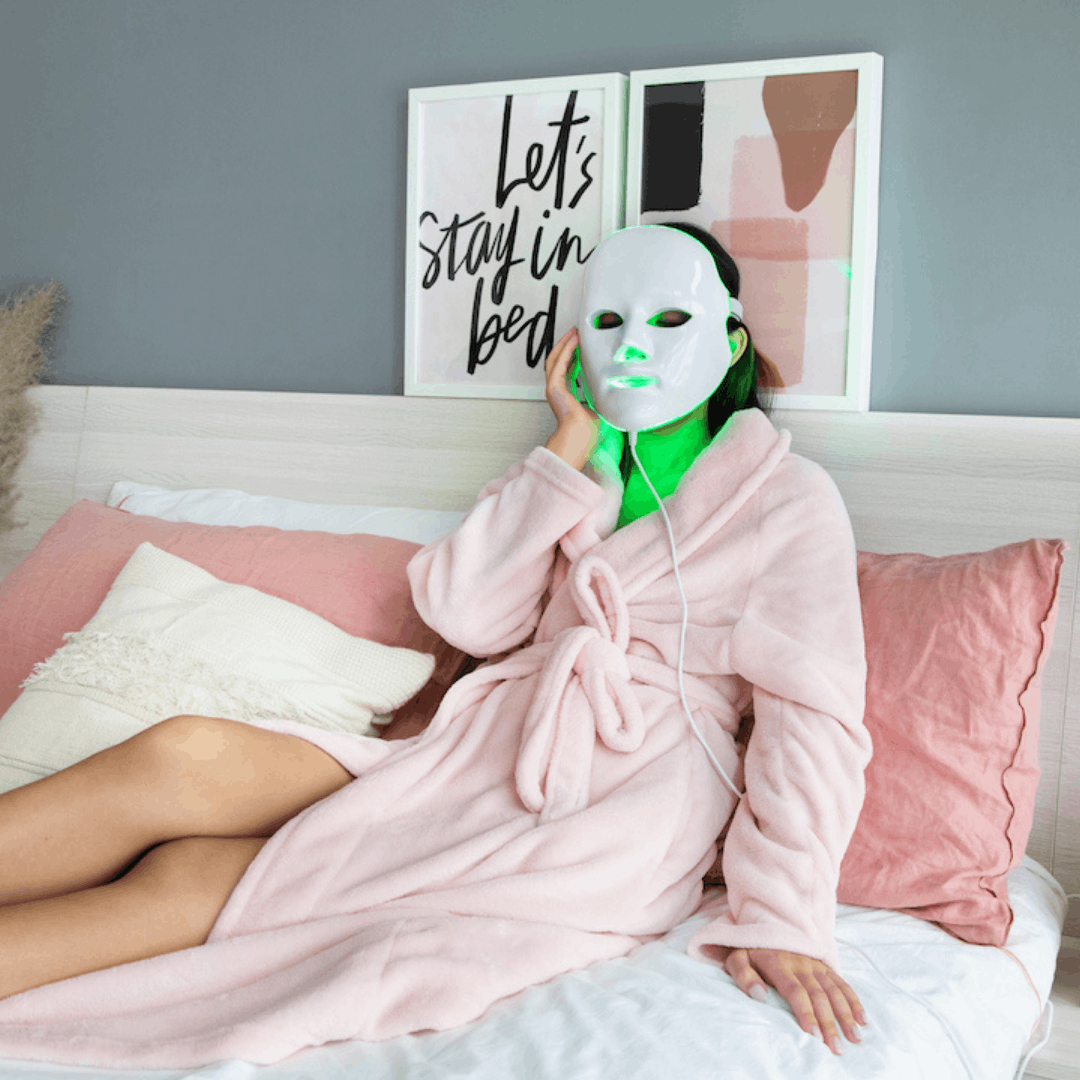 Download Deesse Led Phototherapy Face Mask Mellite The Artistry PSD Mockup Templates