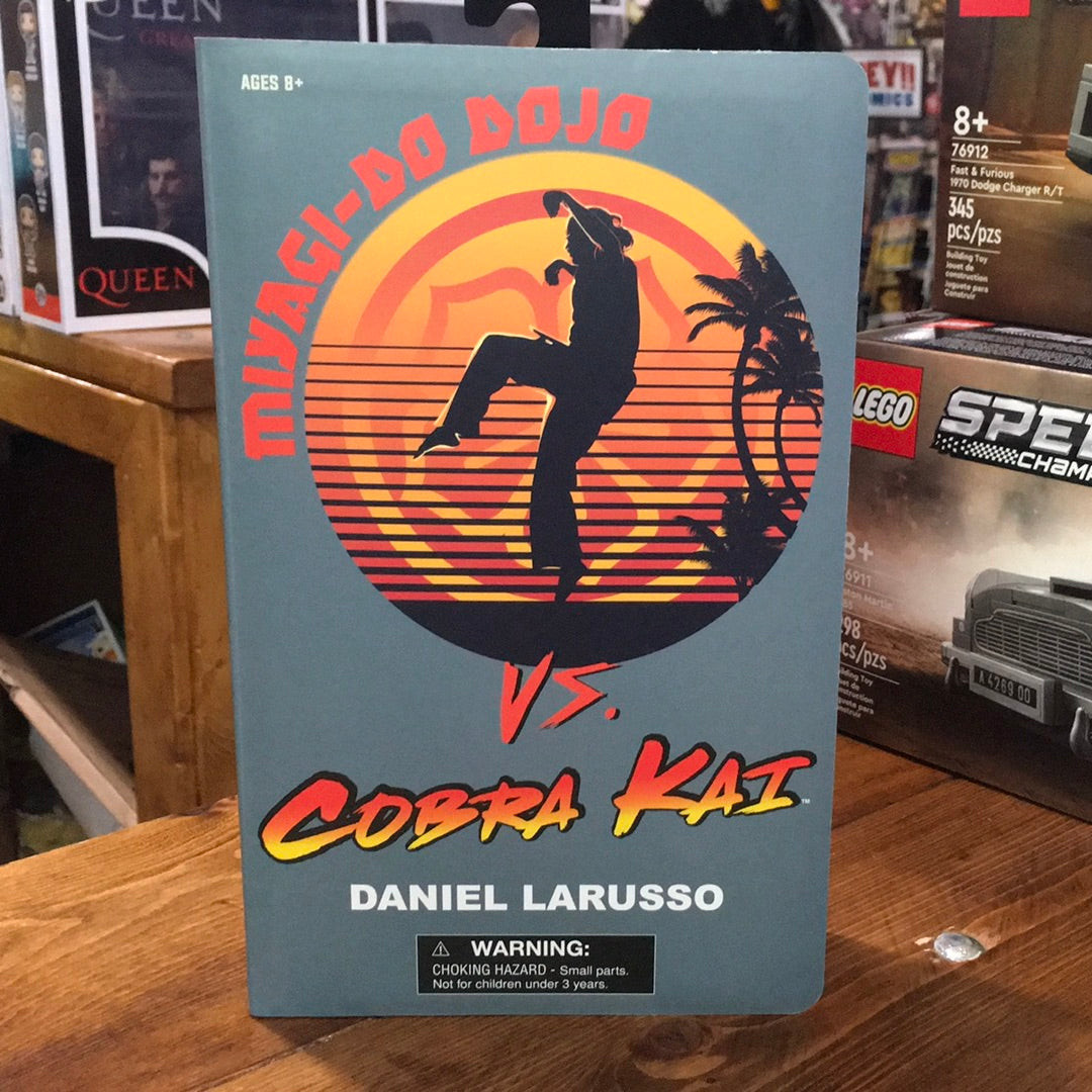 Miyagi-do Dojo vs Cobra Kai - Daniel Larusso - Exclusive Diamond Selec –  Tall Man Toys & Comics