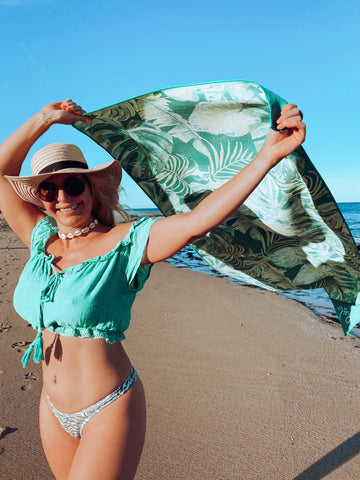 Eloise with Real Active Lush Tropics Towel