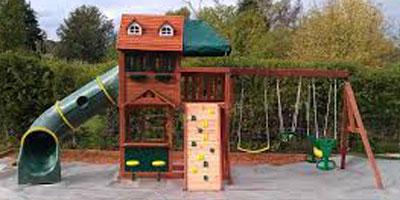 plastic cubby house with slide