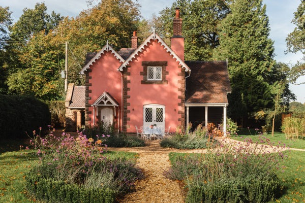 image of Charlotte's folly - a pink house