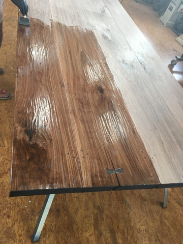 applying livos kunos to table