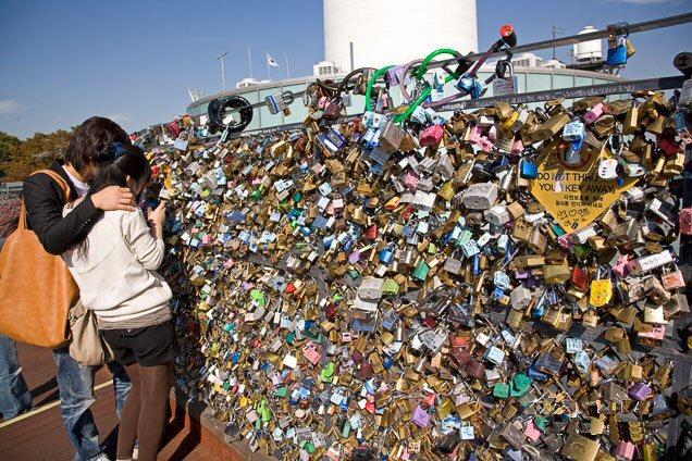 Those 'Love Lock' Bridges! (Funny Video)