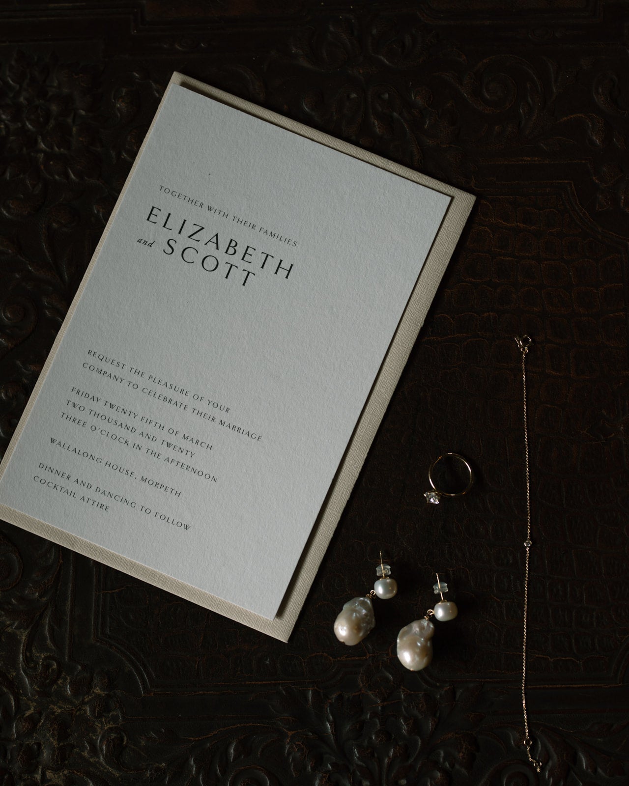 Narrative Jane modern minimal wedding invitation 