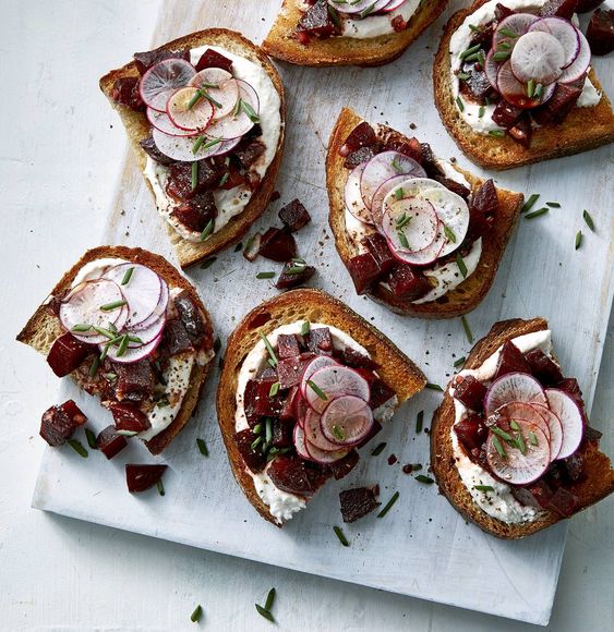 marinated-beet-toasts-yogurt