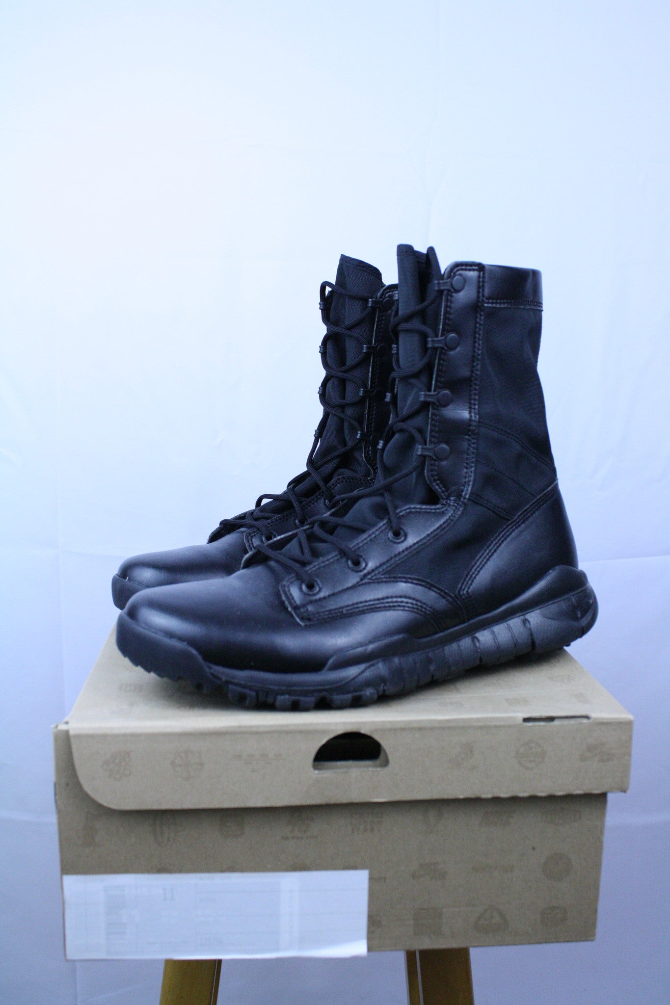 black nike boots