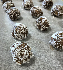 Low Carb Peanut Butter Superfood Protein Balls with EatFatso and Philosophie Cacao Magic