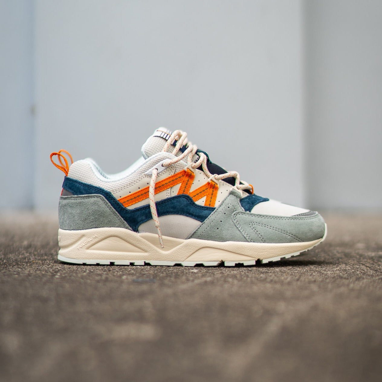 Karhu Fusion 2.0 (Pigeon/Dark Cheddar) | SNEAKER TOWN