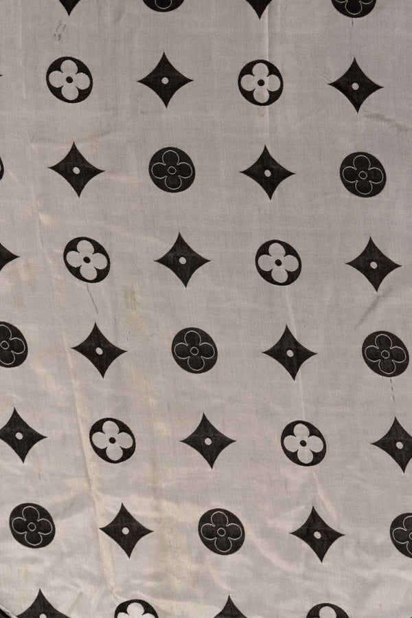 Authentic Louis Vuitton Monogram Pattern Silk Scarf 76 x 75cm From