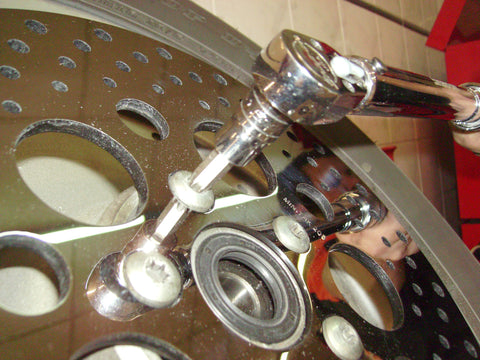 Installing the brake disc brake Harley Davidson