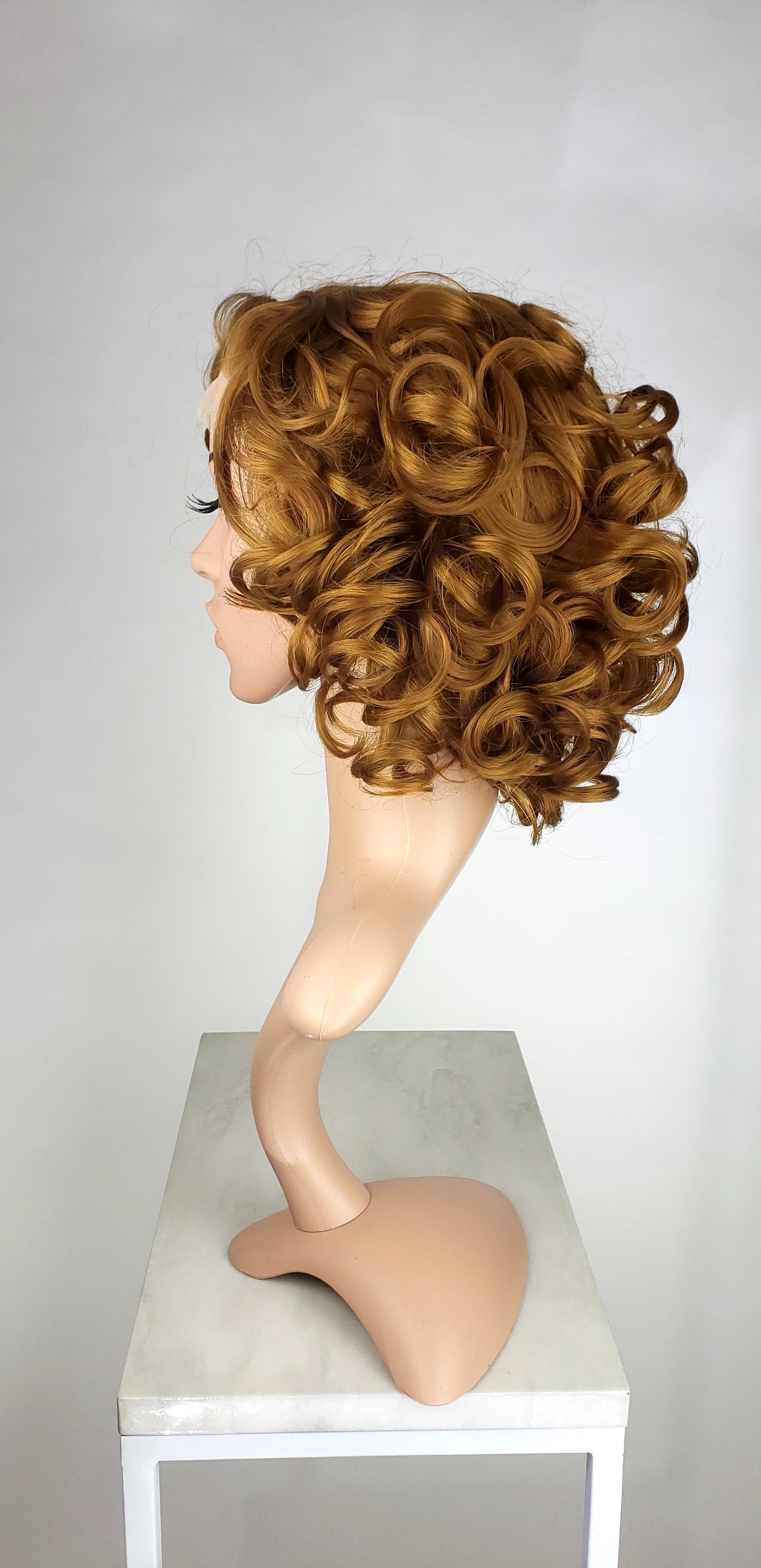 short curly light brown wig