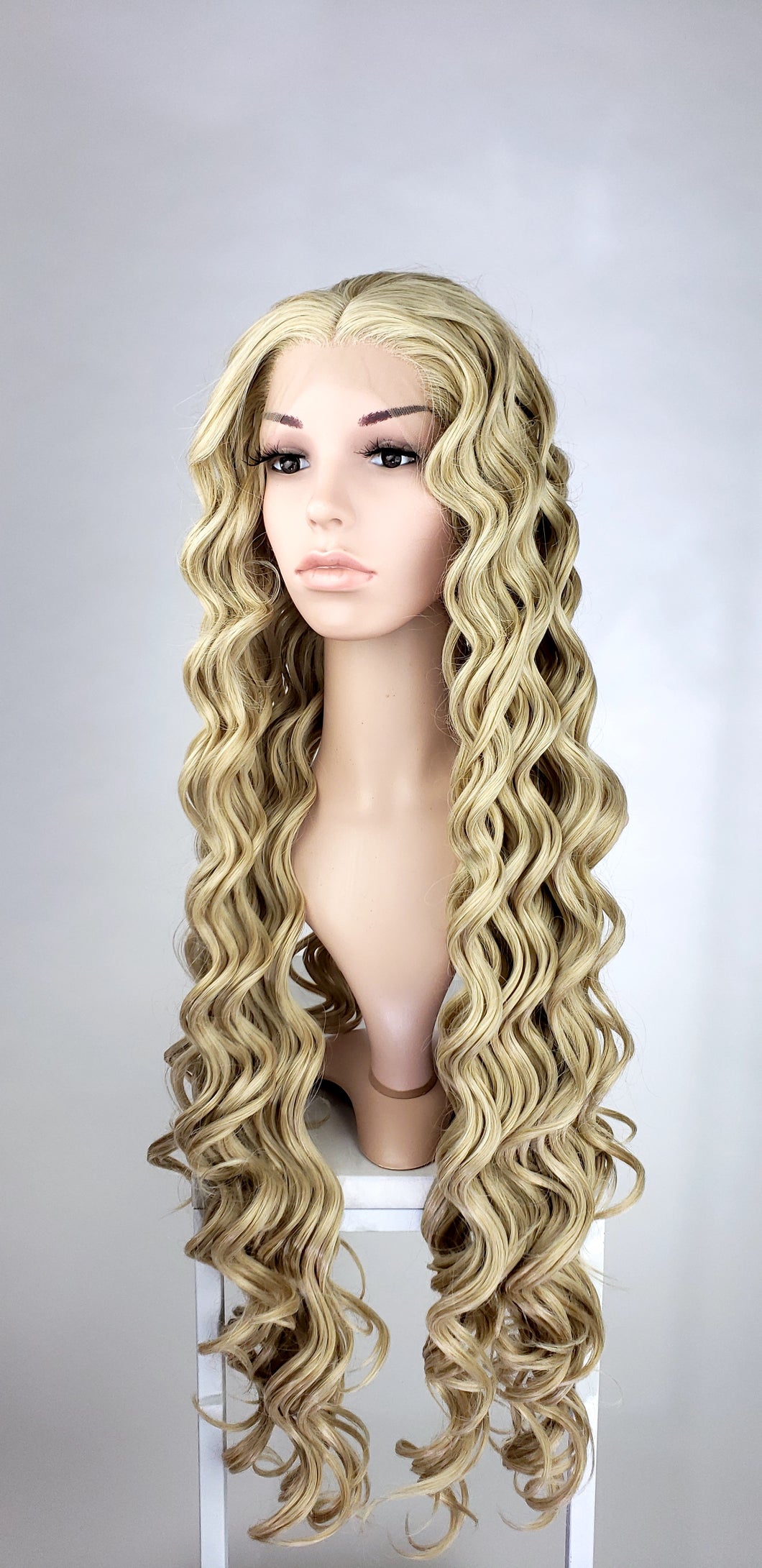 Mens Dirty Blonde Long Curly Lace Front Wig Lpmia67 Pose Wigs