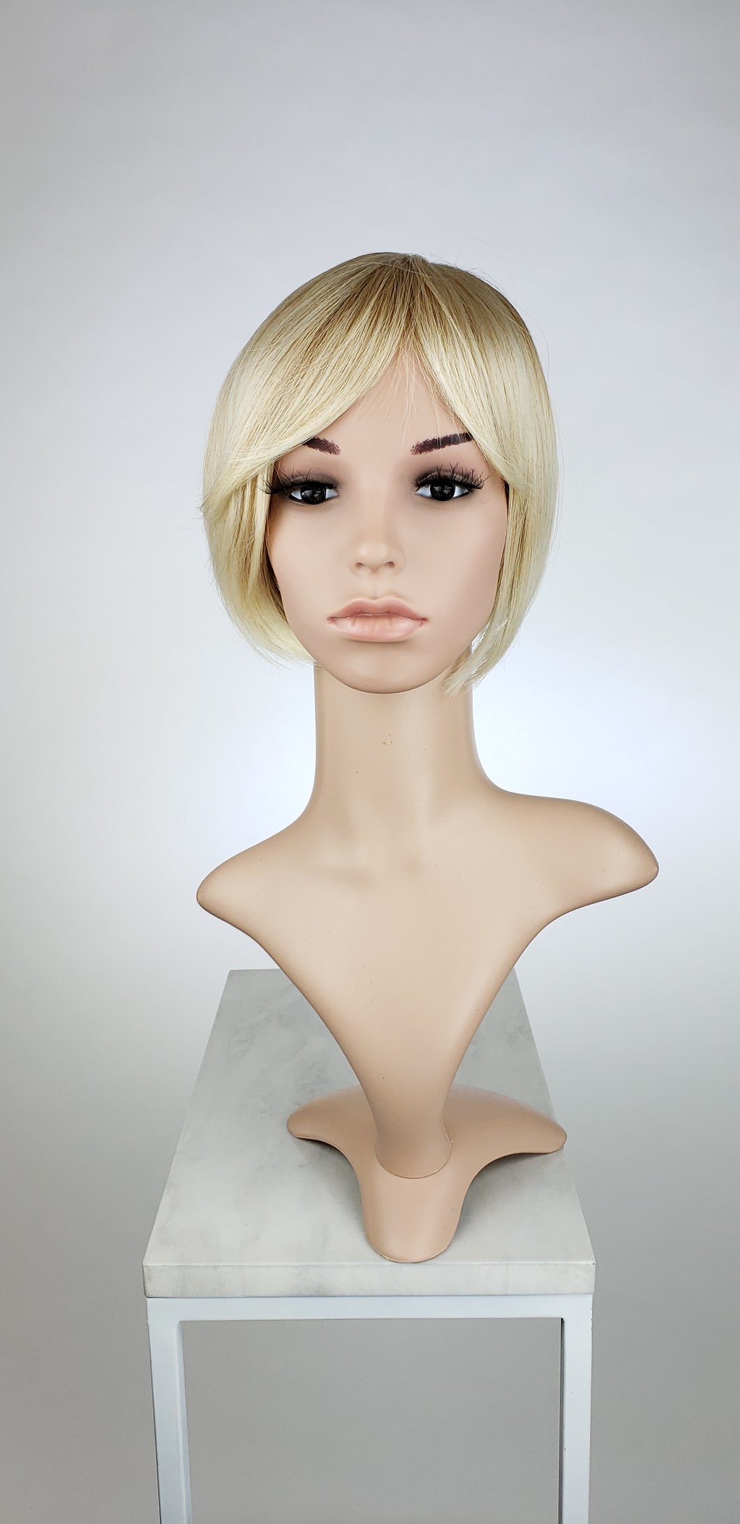 Strawberry Blonde Ombre Short Straight With Bangs Fashion Wig