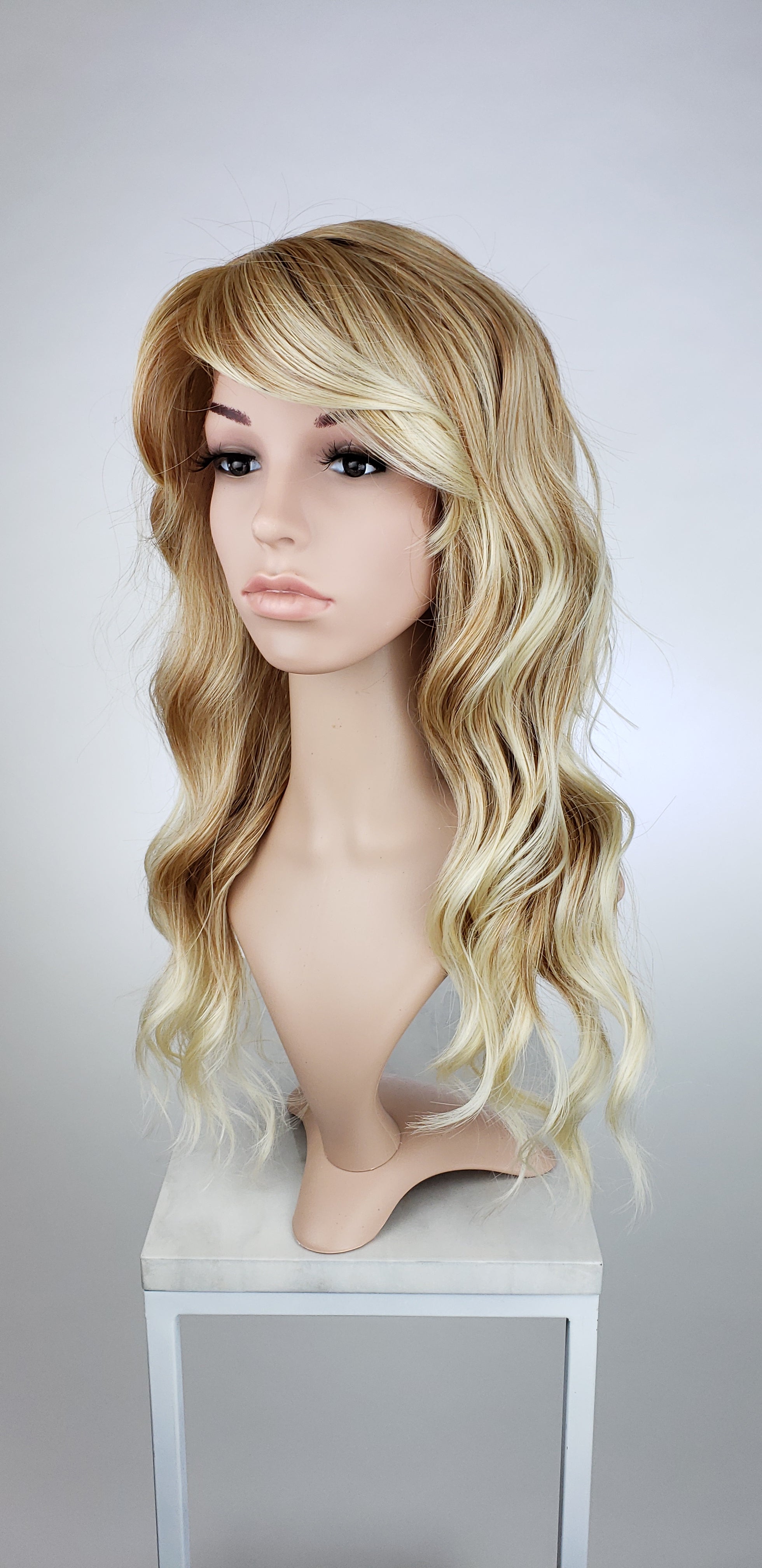 Tease Strawberry Blonde - Lace Front Wig – Pose Wigs