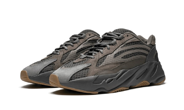 adidas yeezy 700 homme marron