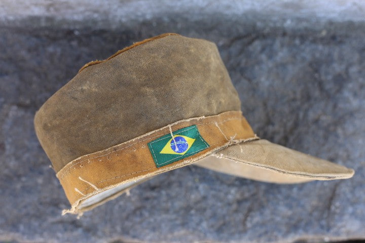 Cap from recicled truck´s cover canvas