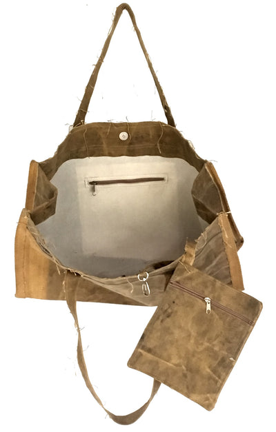 Picture of Feminine Bag made with canvas from truck´s covers