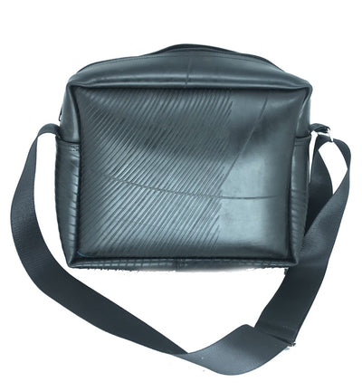 Picture of Shoulder bag made out of recicled truck´s air chamber