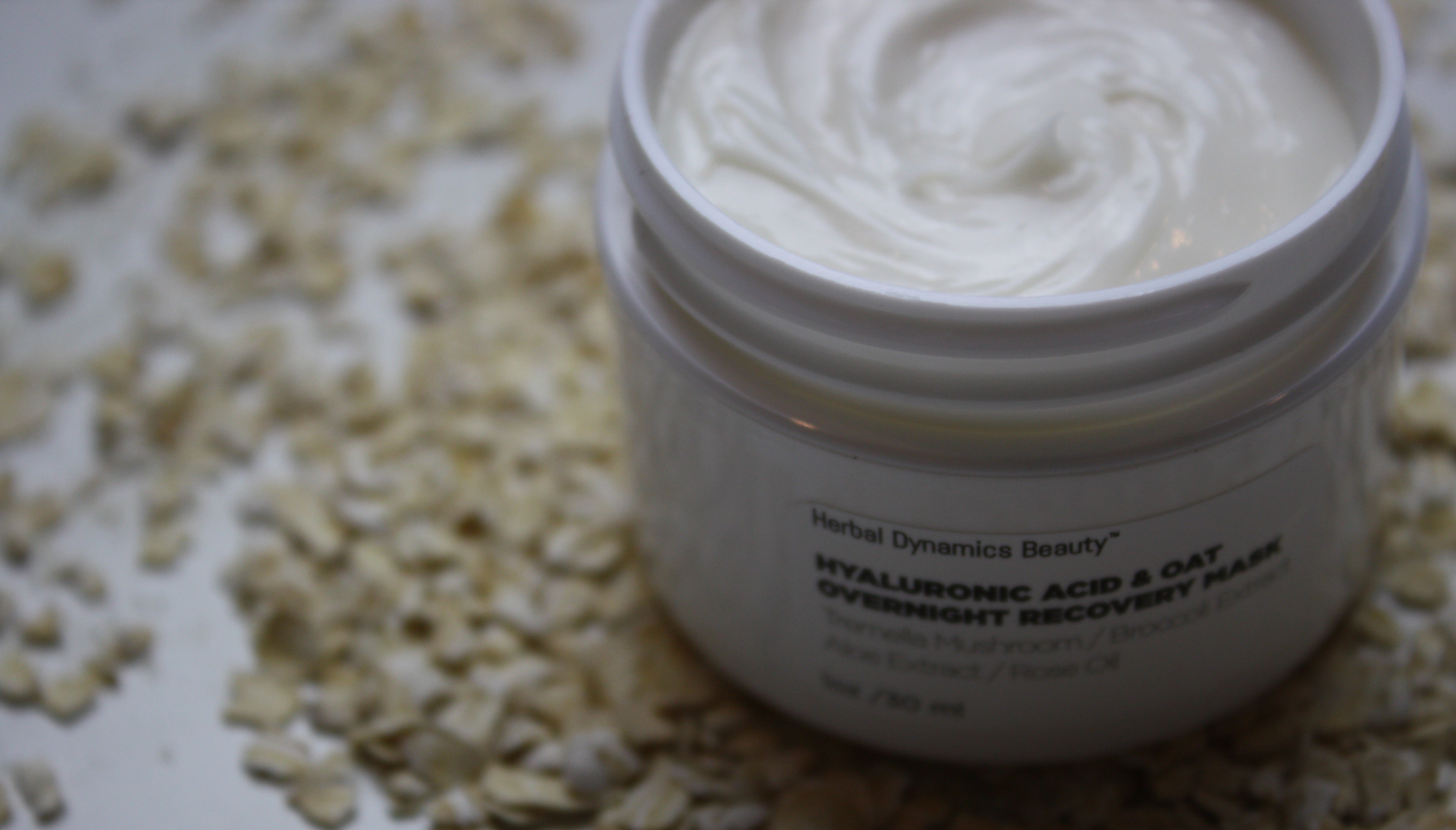 Hyaluronic Acid & Oat Overnight Recovery Mask