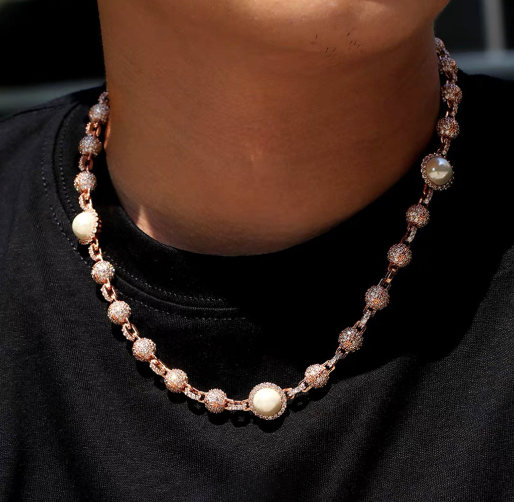 Utopia Fully iced white pearl beaded necklace chain - Rose Gold –  Bijouterie Gonin