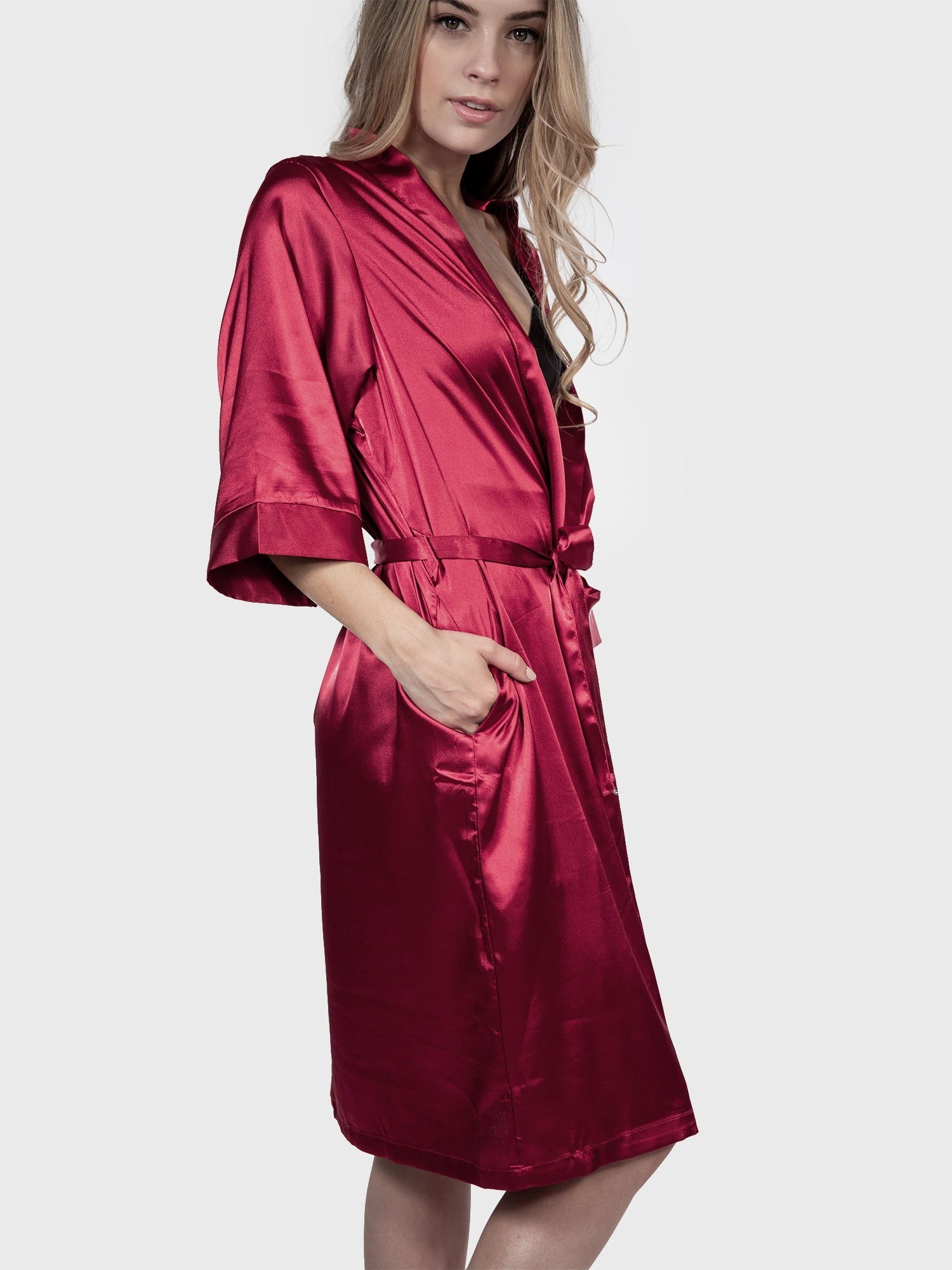 Satin Robe - Crimson | Sneaky Vaunt