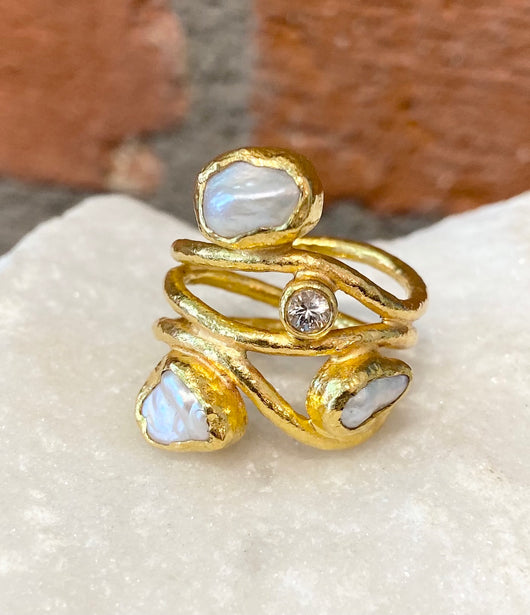 eksekverbar Løs Evne Ara Pearl, White Sapphire and 24kt Gold Swirl Ring – Elliott Yeary Gallery  Fine Art & Jewelry