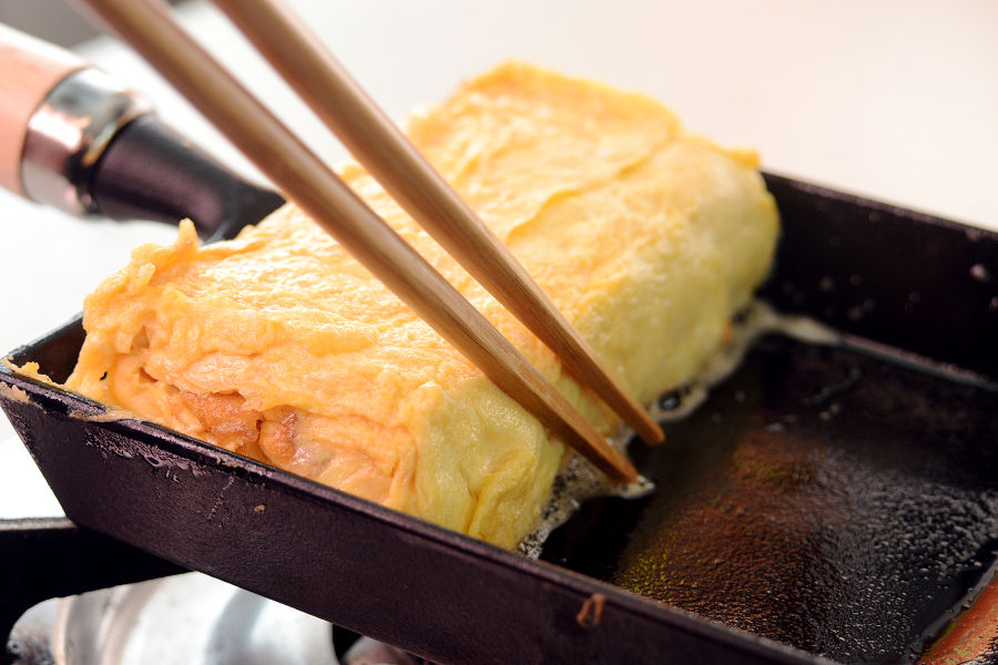 Iwachu Nambu Cast Iron Tamagoyaki Rolled Omelette Pan - Globalkitchen Japan