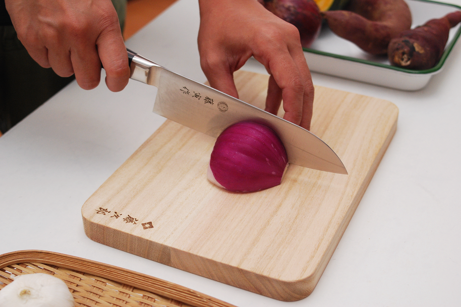 Gingko Wood Cutting Board S by Yamacoh