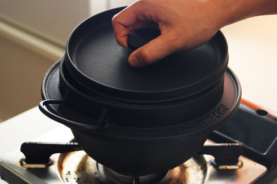 Making Rice in a Cast Iron Rice Cooker - Globalkitchen Japan