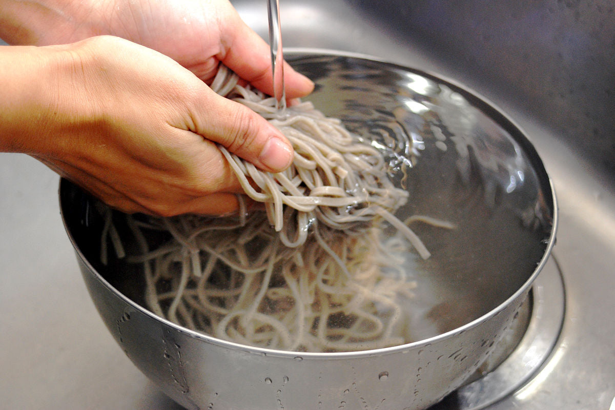 When Soba is done, put it in cold water and gently wash to remove stickiness.