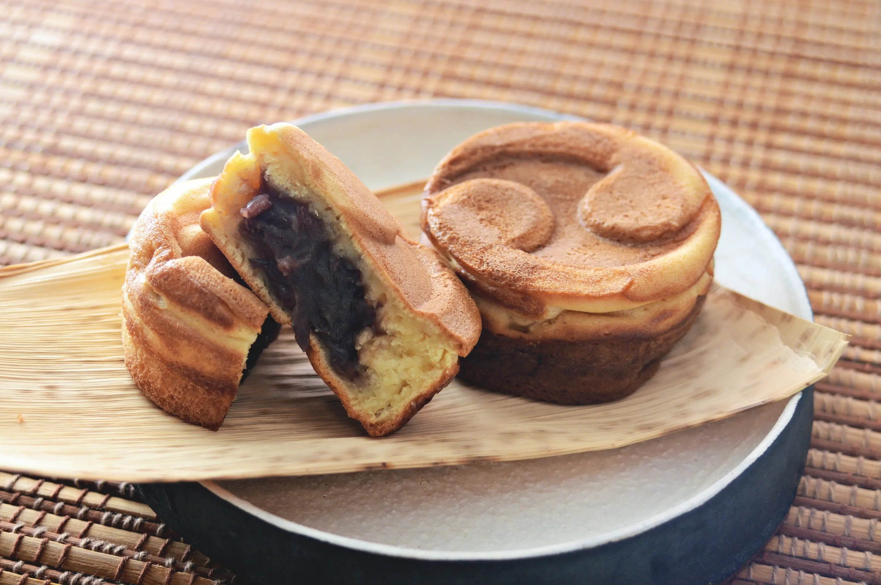 Obanyaki is a round disc-shaped stuffed pancake made of flour, eggs and sugar (or honey) filled with sweet azuki bean paste.