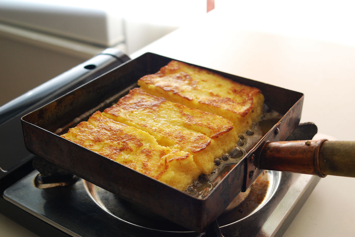 A square Tamagoyaki pan is good for cooking French toast.