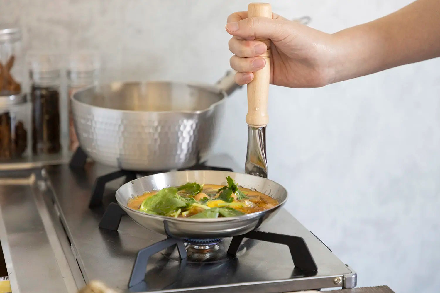 Cooking oyakodon in a oyakodon pan